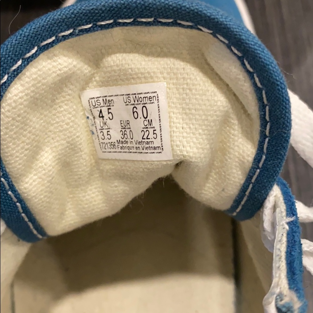 Vans - Picture 3 of 3